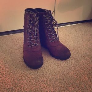 Barely worn Sorel wedge boots